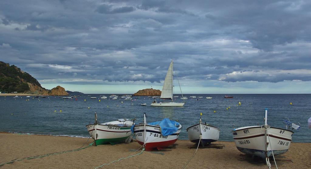 Lets Holidays Tossa De Mar Beach Apartment Exterior foto